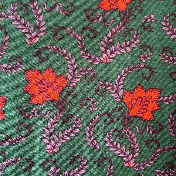 LuLaRoe Perfect Tee T-shirt - Picture 3 of 6